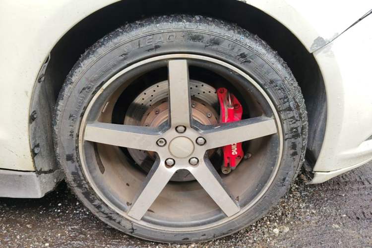 Used Ford Mondeo 2013 2.0L GTDi 200 Luxury Model Right Front Wheel Hub