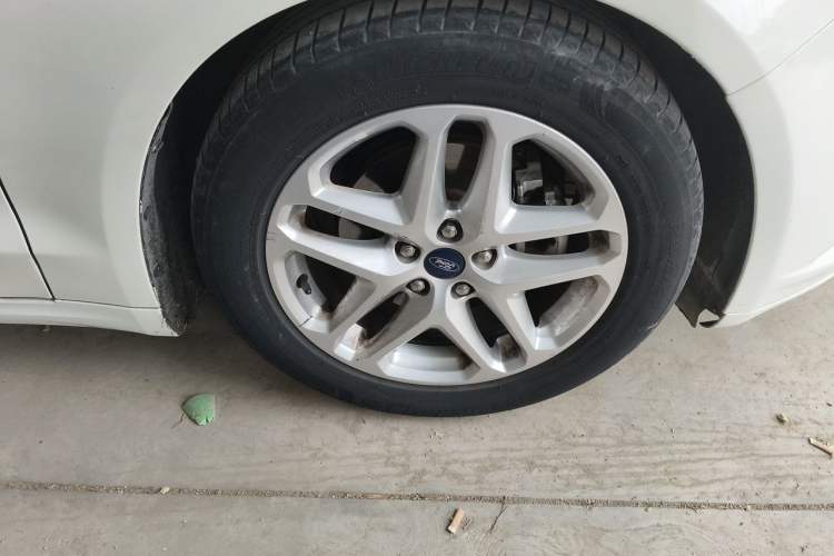 Used Ford Mondeo 2013 1.5L GTDi180 Fashion Edition Right Front Wheel Hub