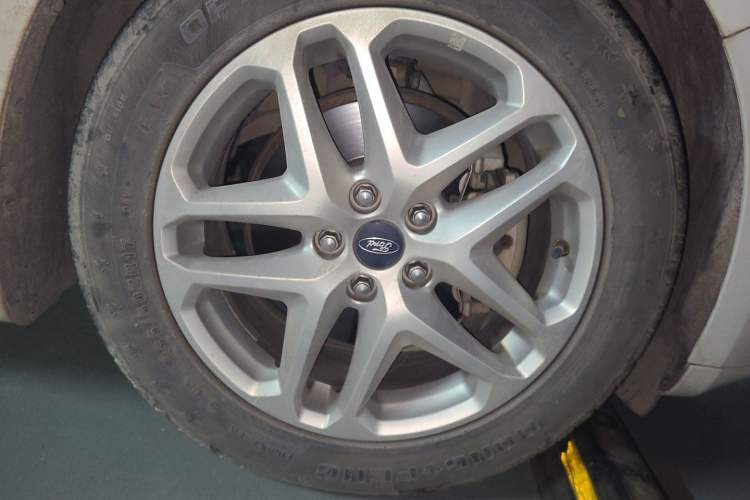 Used Ford Mondeo 2013 1.5L GTDi180 Fashion Edition Right Front Wheel Hub
