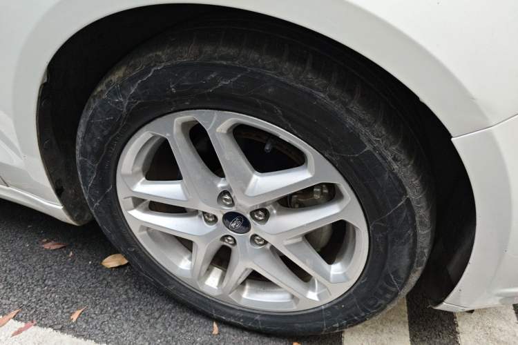 Used Ford Mondeo 2013 1.5L GTDi180 Fashion Edition Right Front Wheel Hub