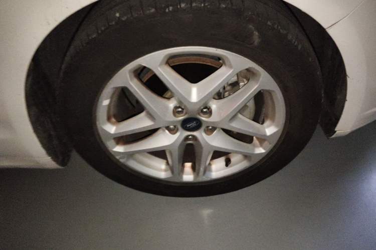 Used Ford Mondeo 2013 1.5L GTDi180 Fashion Edition Right Front Wheel Hub