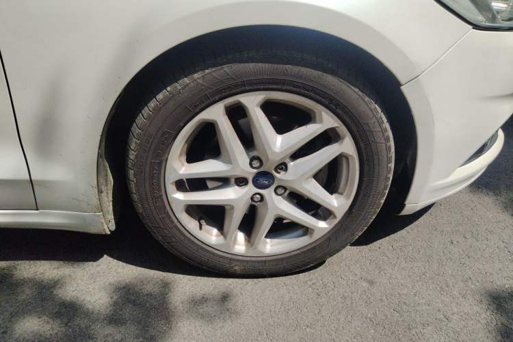 Used Ford Mondeo 2013 1.5L GTDi180 Fashion Edition Right Front Wheel Hub
