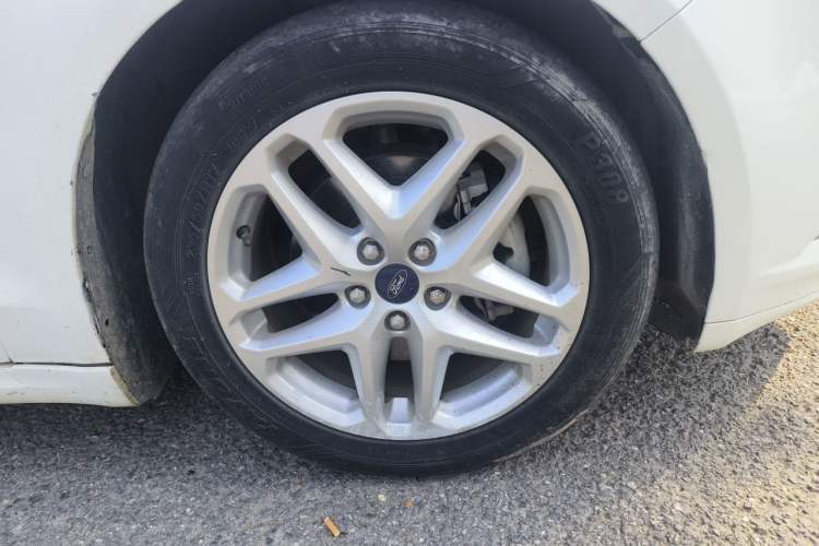 Used Ford Mondeo 2013 1.5L GTDi180 Fashion Edition Right Front Wheel Hub