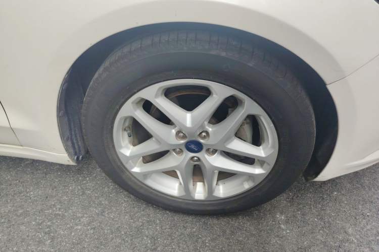 Used Ford Mondeo 2013 1.5L GTDi180 Fashion Edition Right Front Wheel Hub