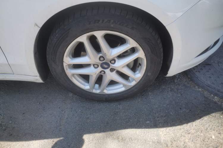 Used Ford Mondeo 2013 1.5L GTDi180 Fashion Edition Right Front Wheel Hub