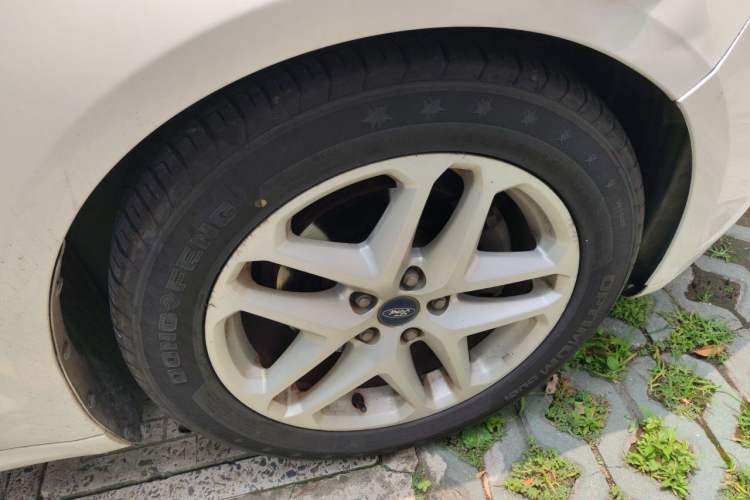 Used Ford Mondeo 2013 1.5L GTDi180 Fashion Edition Right Front Wheel Hub