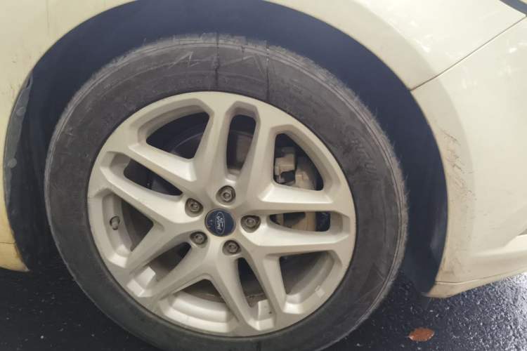 Used Ford Mondeo 2013 1.5L GTDi180 Fashion Edition Right Front Wheel Hub
