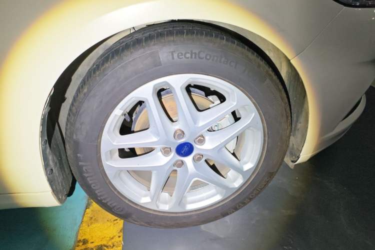 Used Ford Mondeo 2013 1.5L GTDi180 Fashion Edition Right Front Wheel Hub