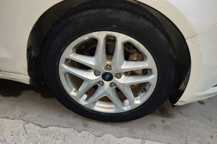 Used Ford Mondeo 2013 1.5L GTDi180 Fashion Edition Right Front Wheel Hub