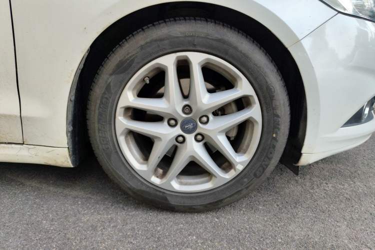 Used Ford Mondeo 2013 1.5L GTDi180 Fashion Edition Right Front Wheel Hub