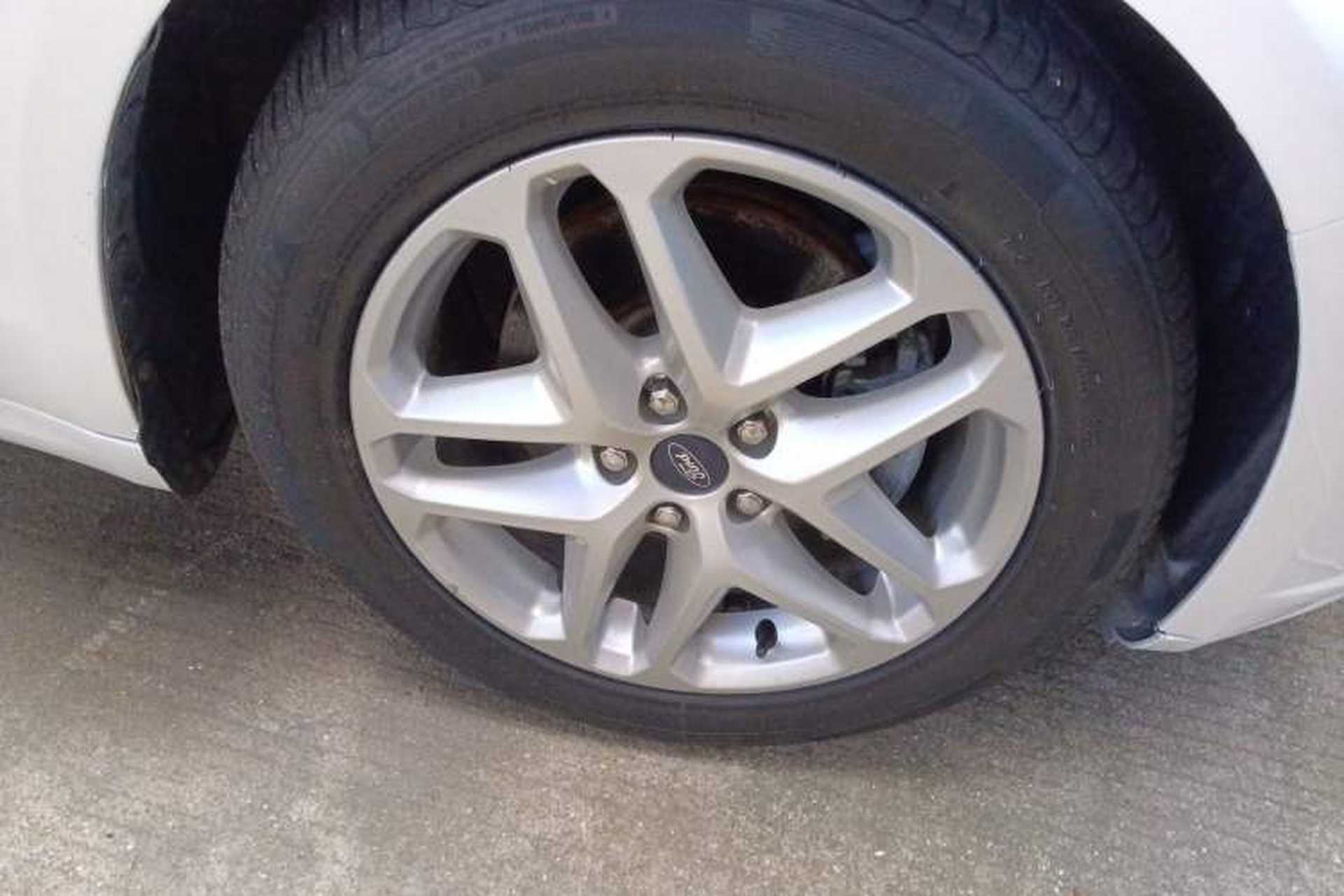 Used Ford Mondeo 2013 1.5L GTDi180 Fashion Edition Right Front Wheel Hub