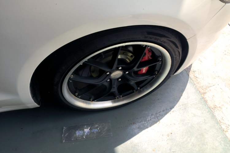 Used Ford Mondeo 2013 2.0L GTDi240 Luxury Sport Model Right Front Wheel Hub