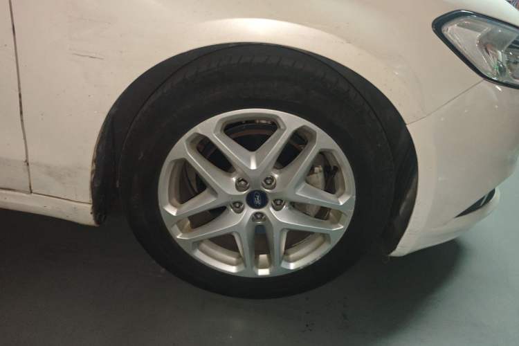 Used Ford Mondeo 2013 1.5L GTDi180 Fashion Edition Right Front Wheel Hub