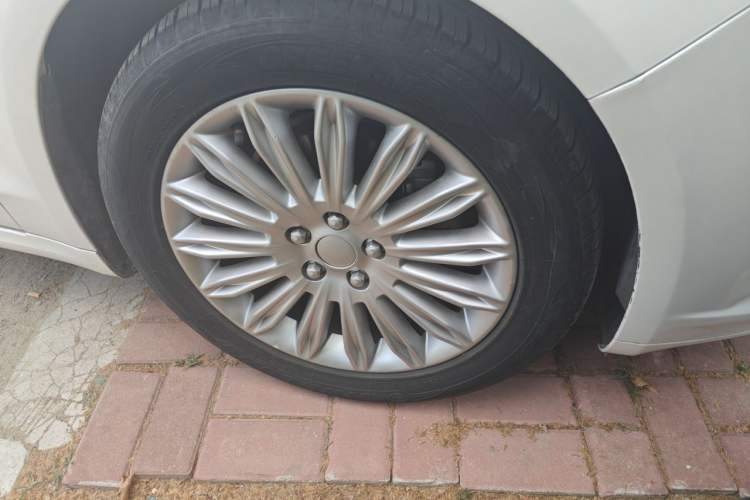 Used Ford Mondeo 2013 2.0L GTDi 200 Luxury Model Right Front Wheel Hub