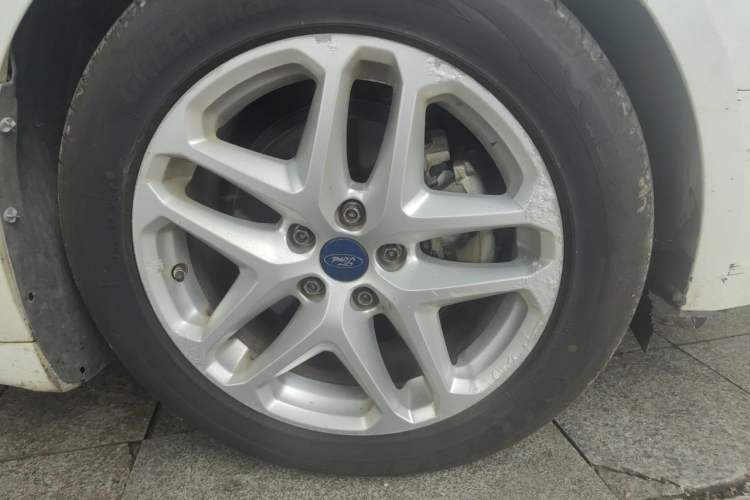 Used Ford Mondeo 2013 1.5L GTDi180 Fashion Edition Right Front Wheel Hub