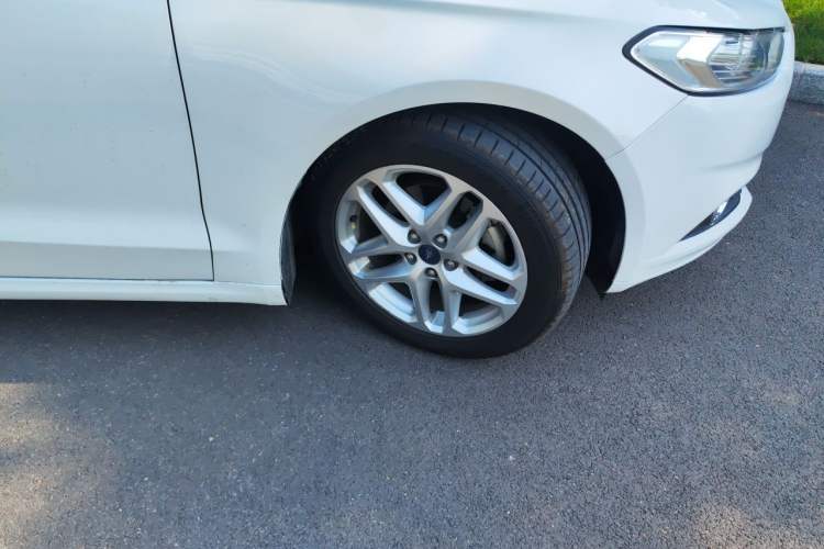 Used Ford Mondeo 2013 1.5L GTDi180 Fashion Edition Right Front Wheel Hub