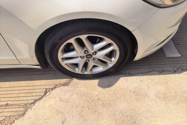 Used Ford Mondeo 2013 1.5L GTDi180 Fashion Edition Right Front Wheel Hub