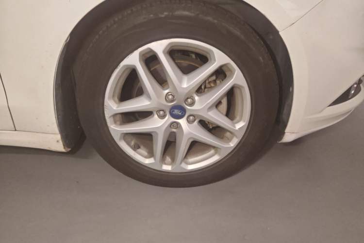 Used Ford Mondeo 2013 1.5L GTDi180 Fashion Edition Right Front Wheel Hub