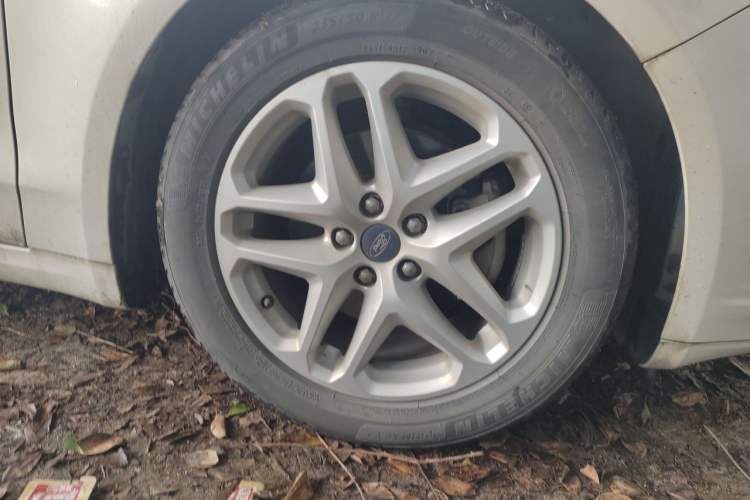 Used Ford Mondeo 2013 1.5L GTDi180 Fashion Edition Right Front Wheel Hub