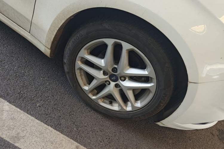 Used Ford Mondeo 2013 1.5L GTDi180 Fashion Edition Right Front Wheel Hub
