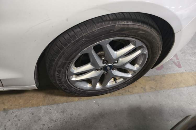 Used Ford Mondeo 2013 1.5L GTDi180 Fashion Edition Right Front Wheel Hub