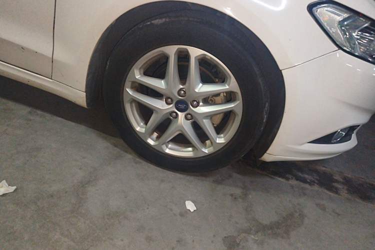Used Ford Mondeo 2013 1.5L GTDi180 Fashion Edition Right Front Wheel Hub