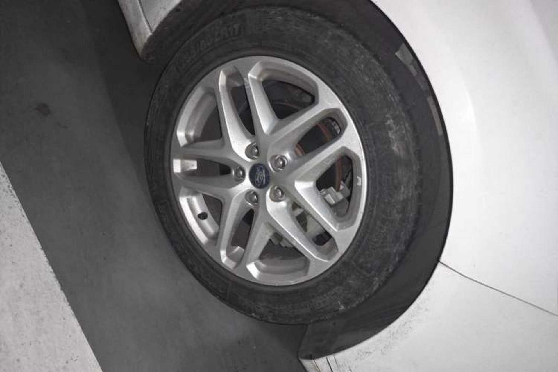 Used Ford Mondeo 2013 1.5L GTDi180 Fashion Edition Right Front Wheel Hub