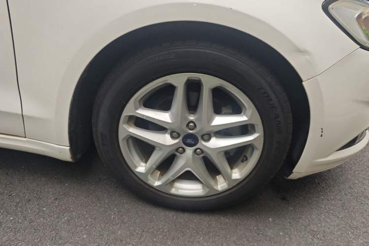 Used Ford Mondeo 2013 1.5L GTDi180 Fashion Edition Right Front Wheel Hub