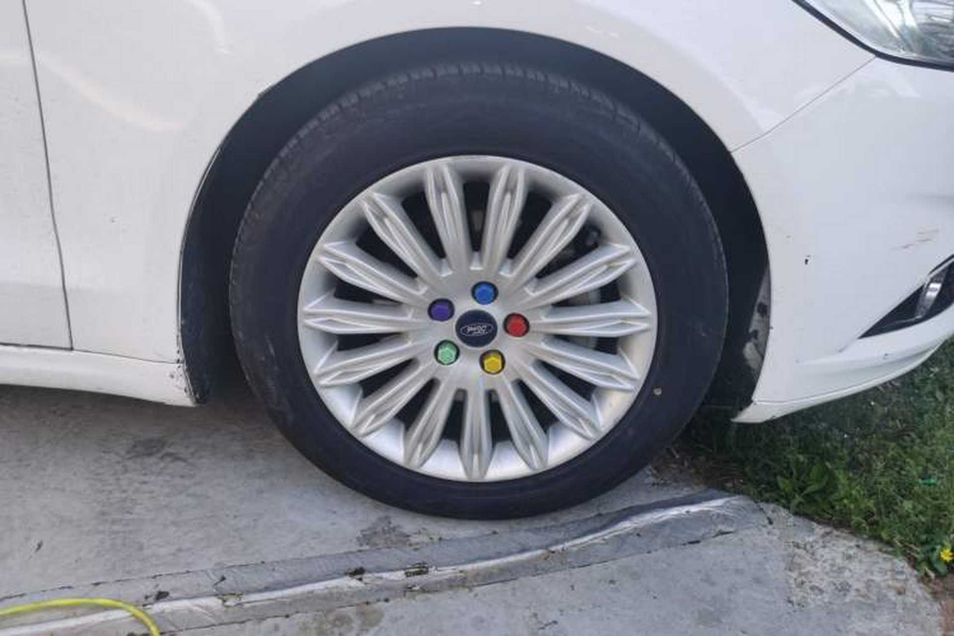 Used Ford Mondeo 2013 2.0L GTDi 200 Fashion Edition Right Front Wheel Hub