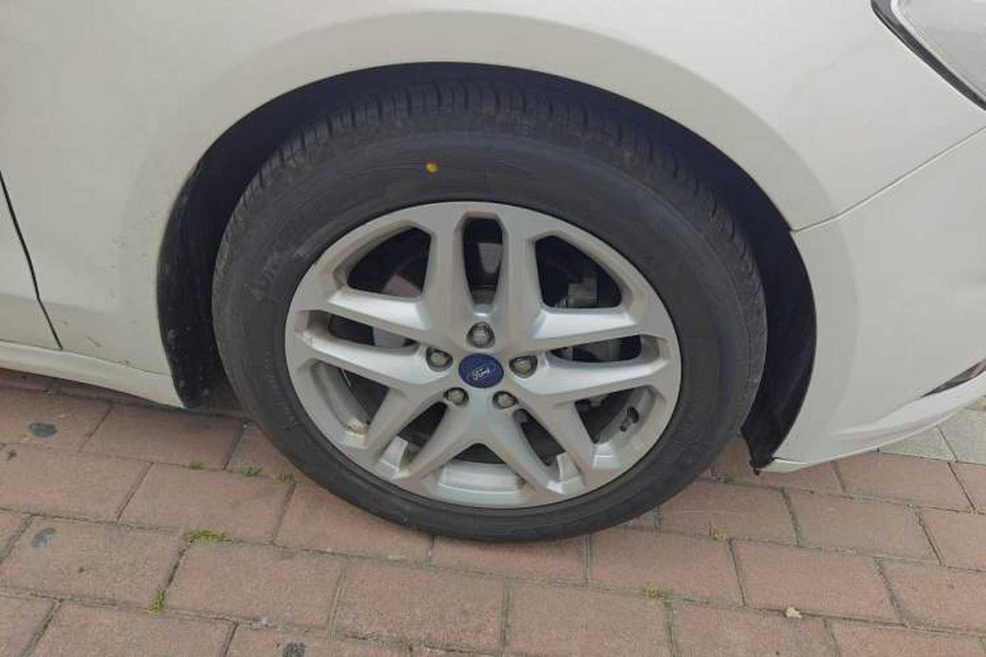 Used Ford Mondeo 2013 1.5L GTDi180 Fashion Edition Right Front Wheel Hub