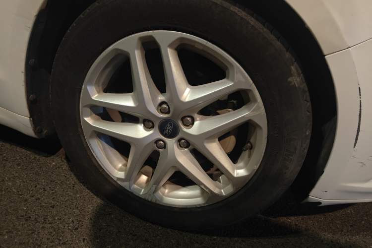 Used Ford Mondeo 2013 1.5L GTDi180 Fashion Edition Right Front Wheel Hub