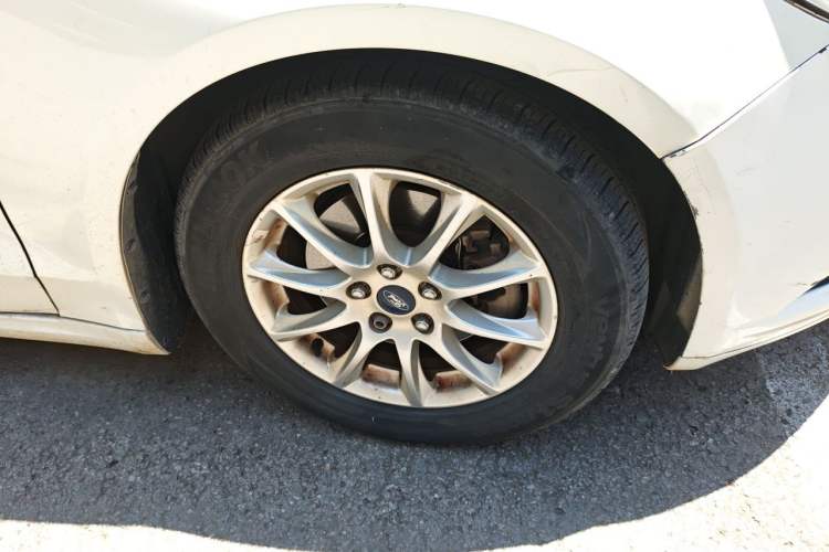 Used Ford Mondeo 2013 1.5L GTDi180 Comfort Model Right Front Wheel Hub