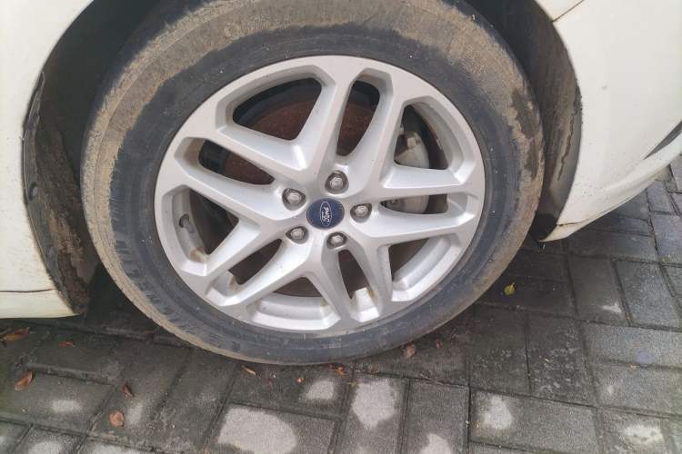 Used Ford Mondeo 2013 1.5L GTDi180 Fashion Edition Right Front Wheel Hub