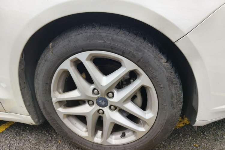 Used Ford Mondeo 2013 1.5L GTDi180 Fashion Edition Right Front Wheel Hub