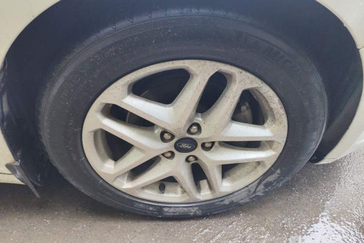 Used Ford Mondeo 2013 1.5L GTDi180 Fashion Edition Right Front Wheel Hub