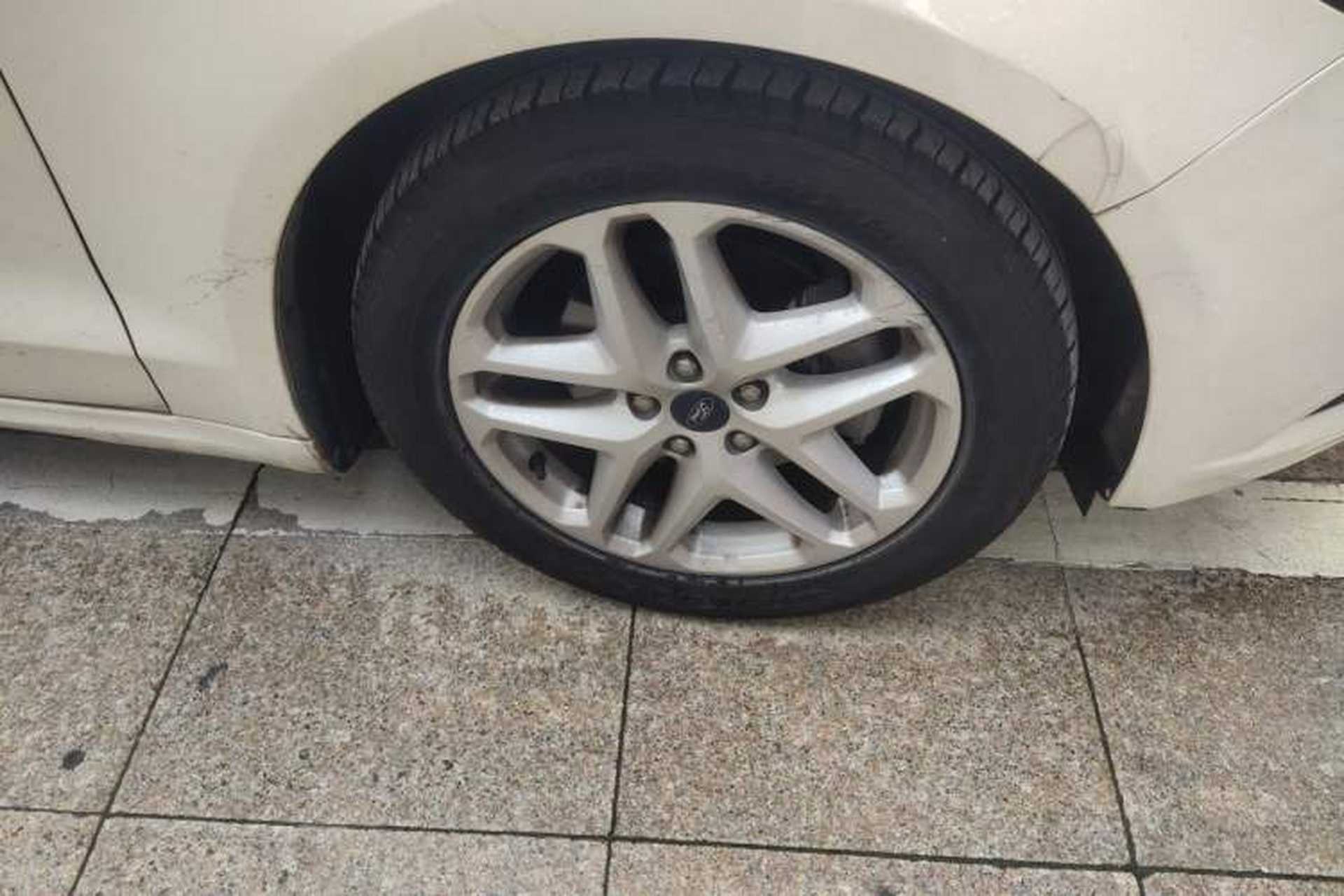 Used Ford Mondeo 2013 1.5L GTDi180 Fashion Edition Right Front Wheel Hub