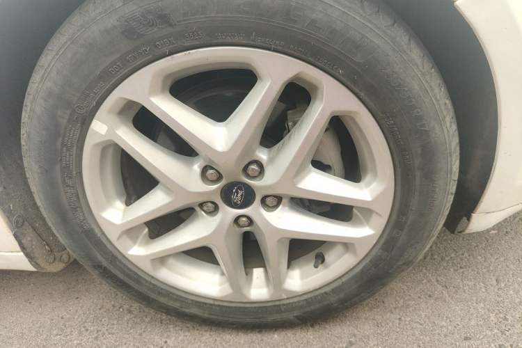 Used Ford Mondeo 2013 1.5L GTDi180 Fashion Edition Right Front Wheel Hub