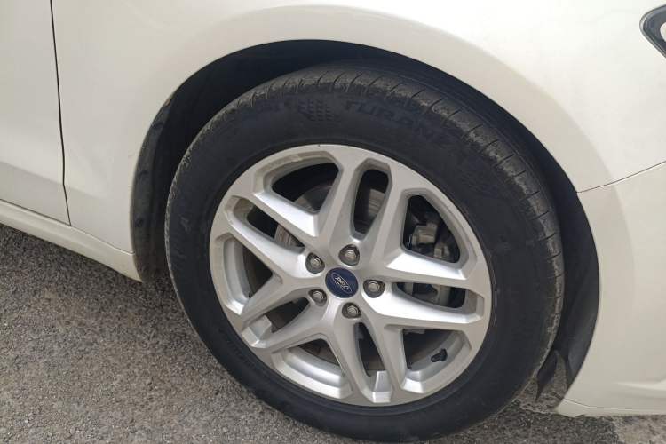 Used Ford Mondeo 2013 1.5L GTDi180 Fashion Edition Right Front Wheel Hub