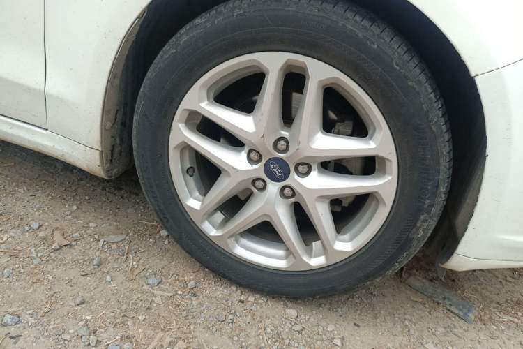 Used Ford Mondeo 2013 1.5L GTDi180 Fashion Edition Right Front Wheel Hub