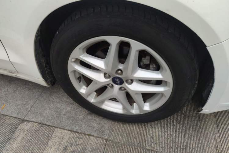Used Ford Mondeo 2013 1.5L GTDi180 Fashion Edition Right Front Wheel Hub