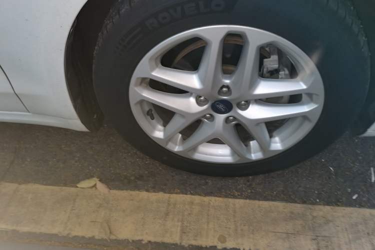 Used Ford Mondeo 2013 1.5L GTDi180 Fashion Edition Right Front Wheel Hub