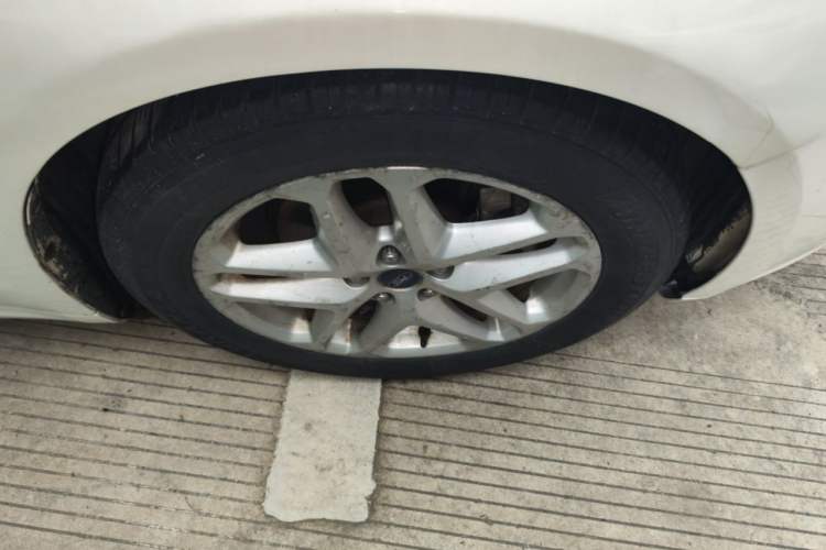 Used Ford Mondeo 2013 1.5L GTDi180 Fashion Edition Right Front Wheel Hub
