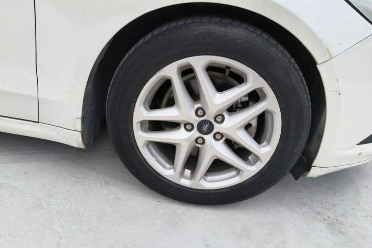 Used Ford Mondeo 2013 1.5L GTDi180 Fashion Edition Right Front Wheel Hub