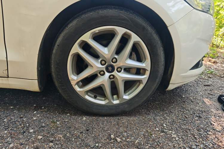 Used Ford Mondeo 2013 1.5L GTDi180 Fashion Edition Right Front Wheel Hub