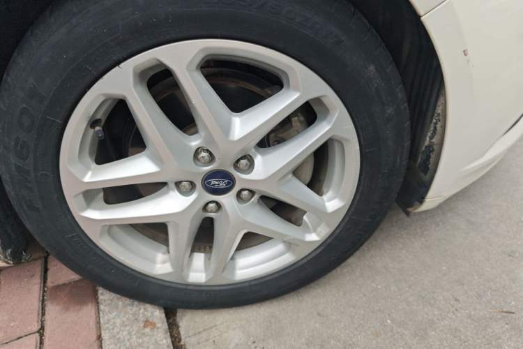 Used Ford Mondeo 2013 1.5L GTDi180 Fashion Edition Right Front Wheel Hub