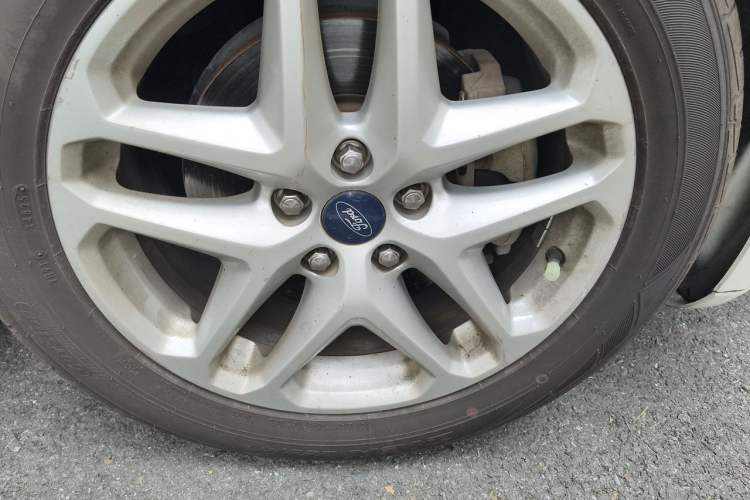 Used Ford Mondeo 2013 1.5L GTDi180 Fashion Edition Right Front Wheel Hub
