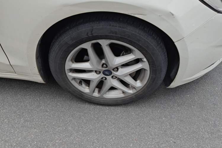 Used Ford Mondeo 2013 1.5L GTDi180 Fashion Edition Right Front Wheel Hub