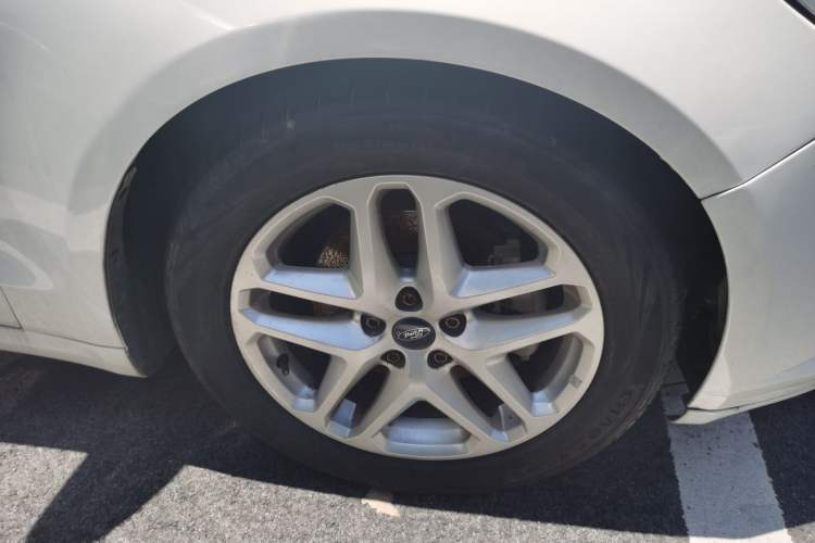 Used Ford Mondeo 2013 1.5L GTDi180 Fashion Edition Right Front Wheel Hub