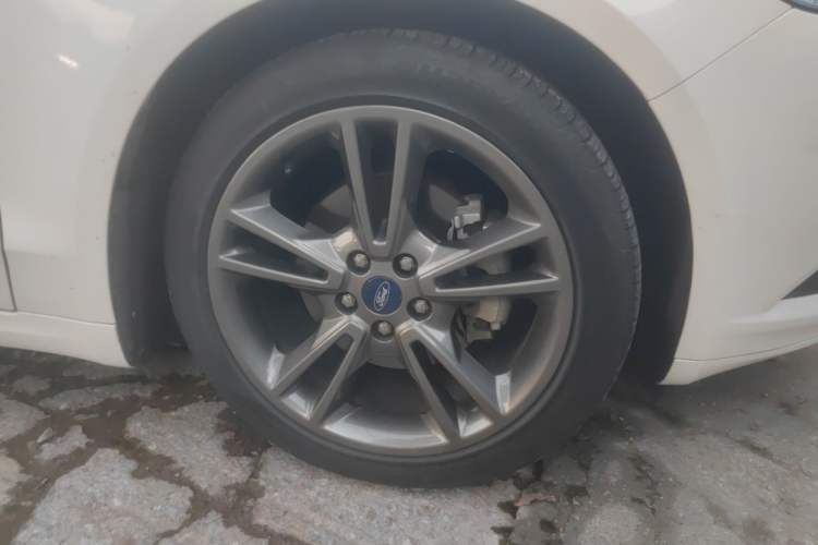 Used Ford Mondeo 2013 1.5L GTDi180 Fashion Edition Right Front Wheel Hub