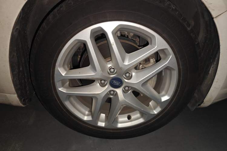 Used Ford Mondeo 2013 1.5L GTDi180 Fashion Edition Right Front Wheel Hub
